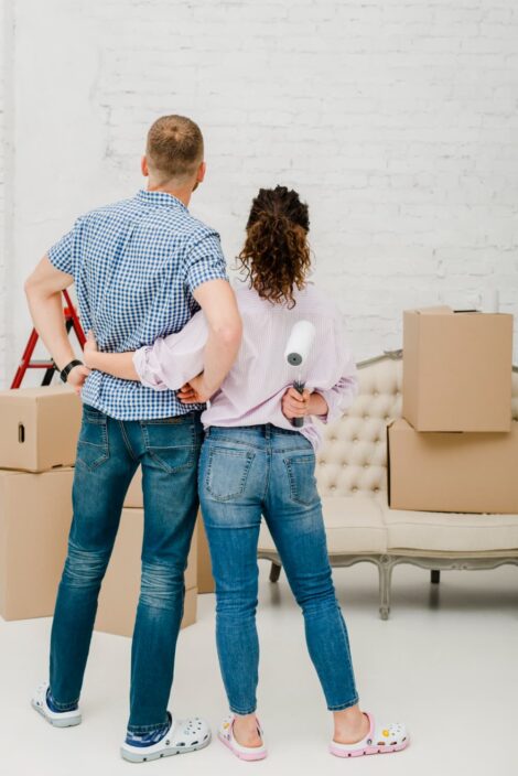 Couple qui rénove sa maison